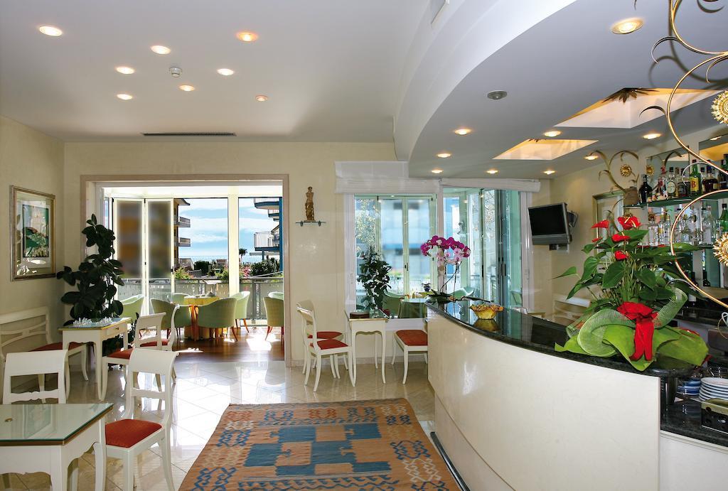Hotel Helios Lido di Jesolo Exteriör bild