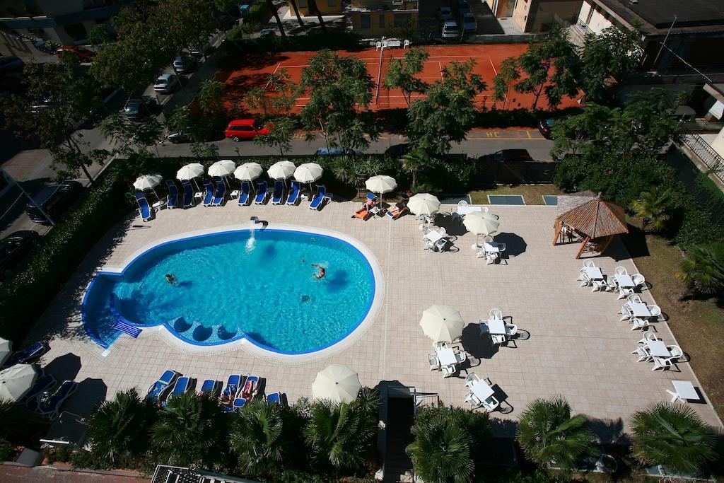 Hotel Helios Lido di Jesolo Exteriör bild