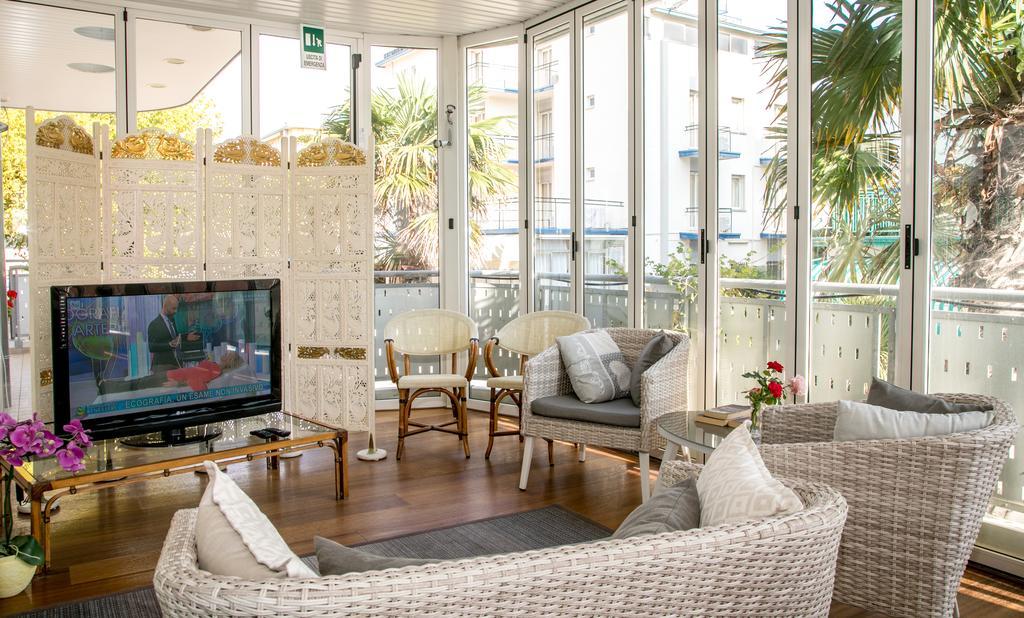 Hotel Helios Lido di Jesolo Exteriör bild