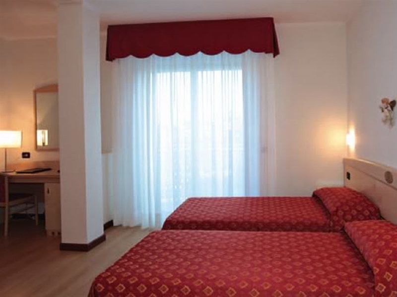 Hotel Helios Lido di Jesolo Exteriör bild