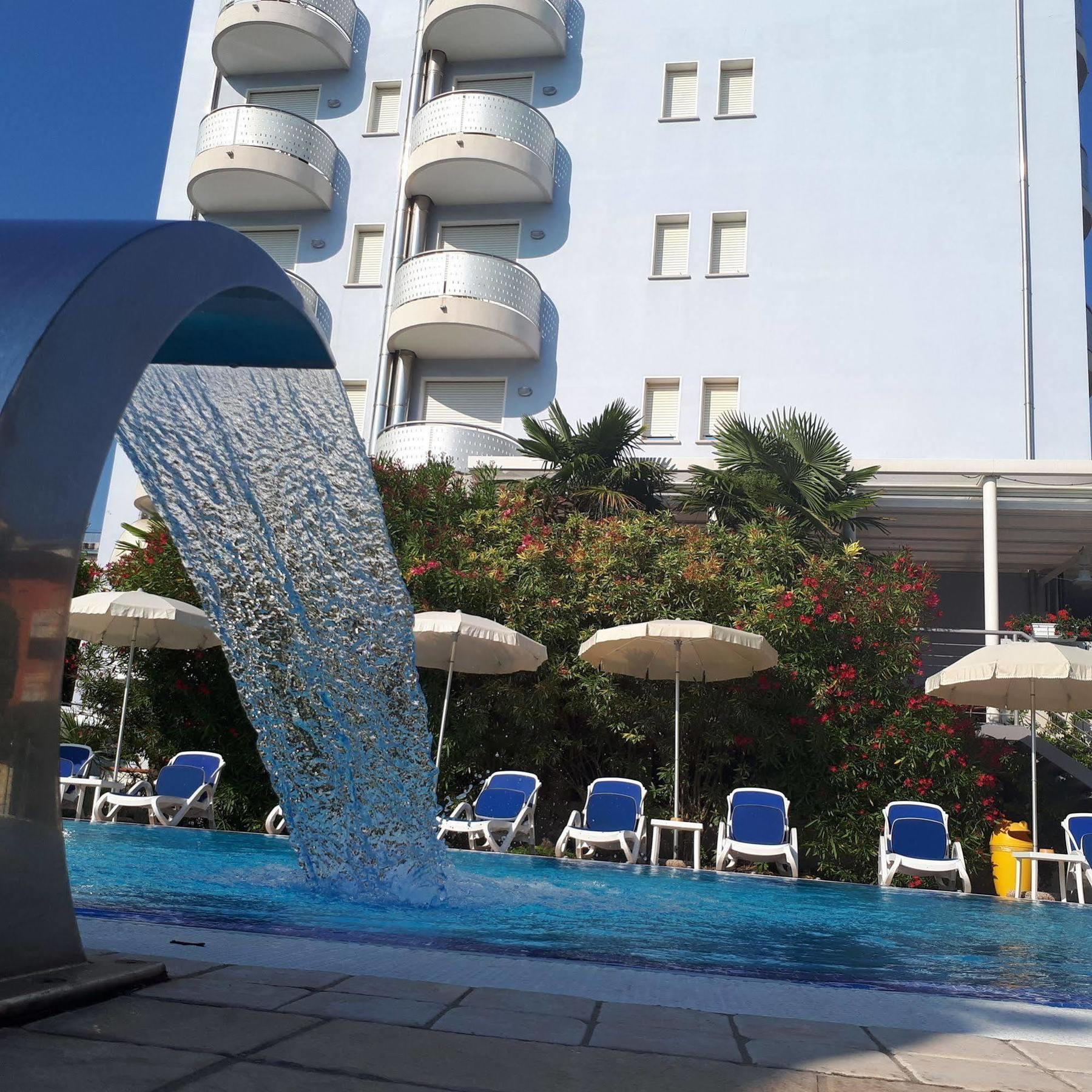 Hotel Helios Lido di Jesolo Exteriör bild
