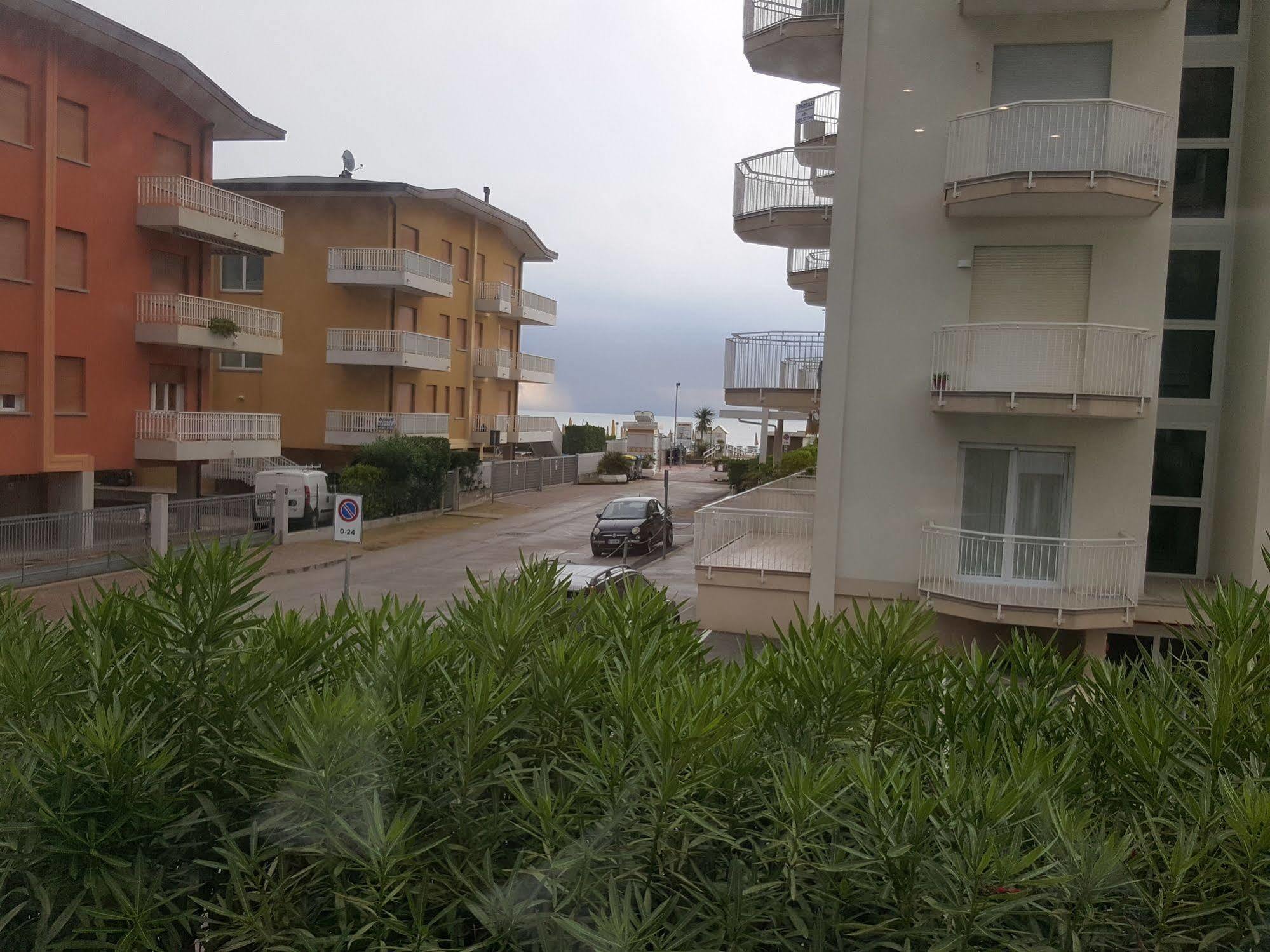 Hotel Helios Lido di Jesolo Exteriör bild