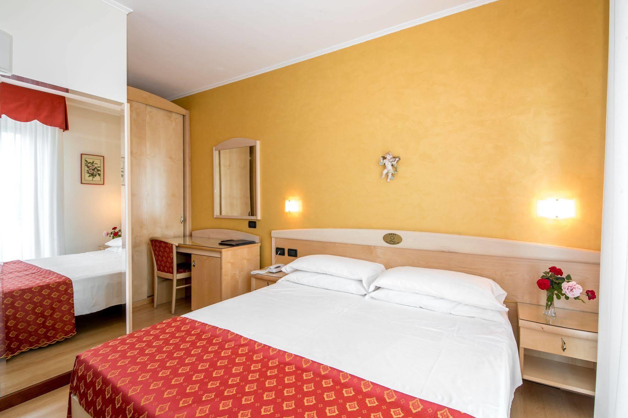 Hotel Helios Lido di Jesolo Exteriör bild