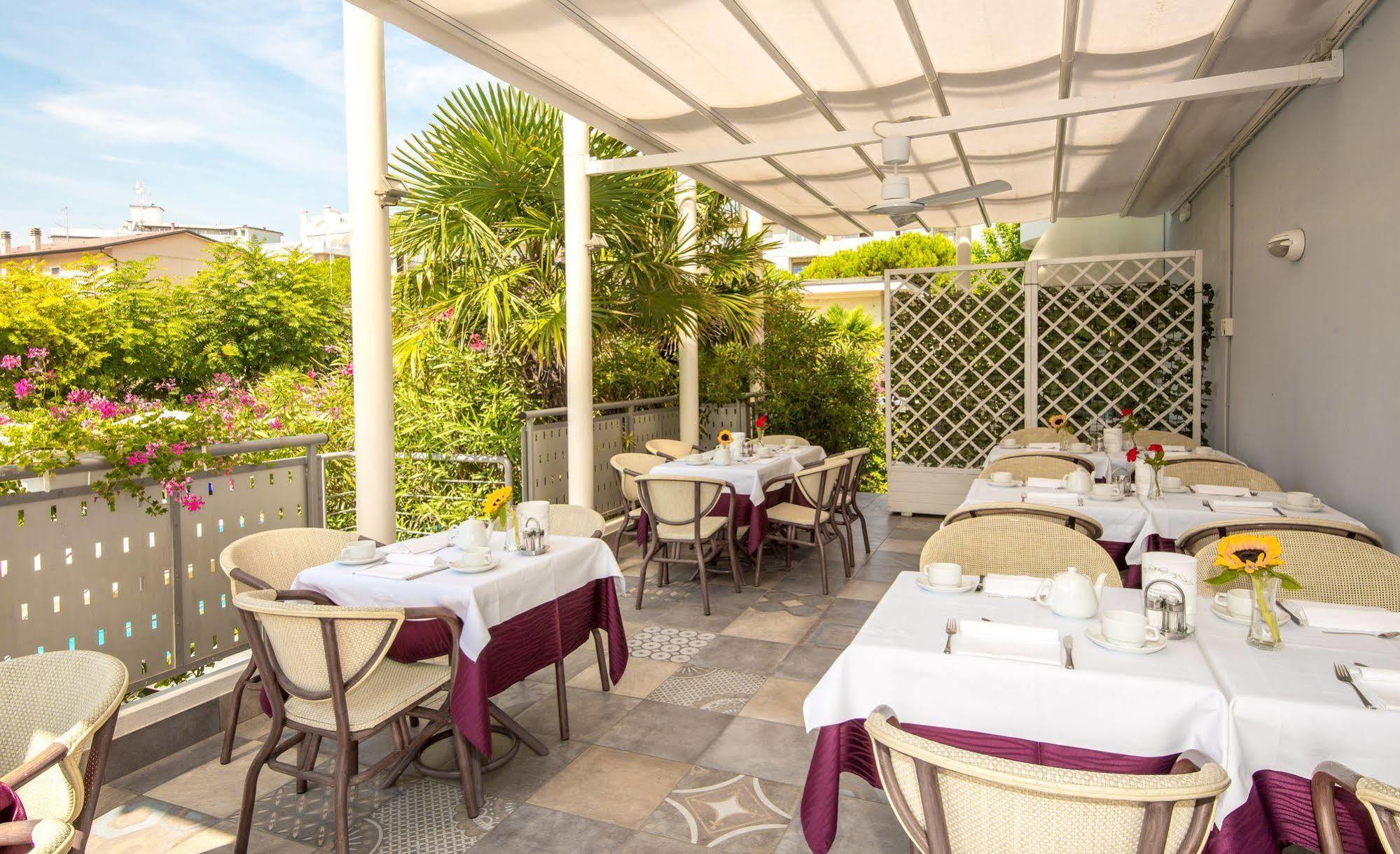Hotel Helios Lido di Jesolo Exteriör bild